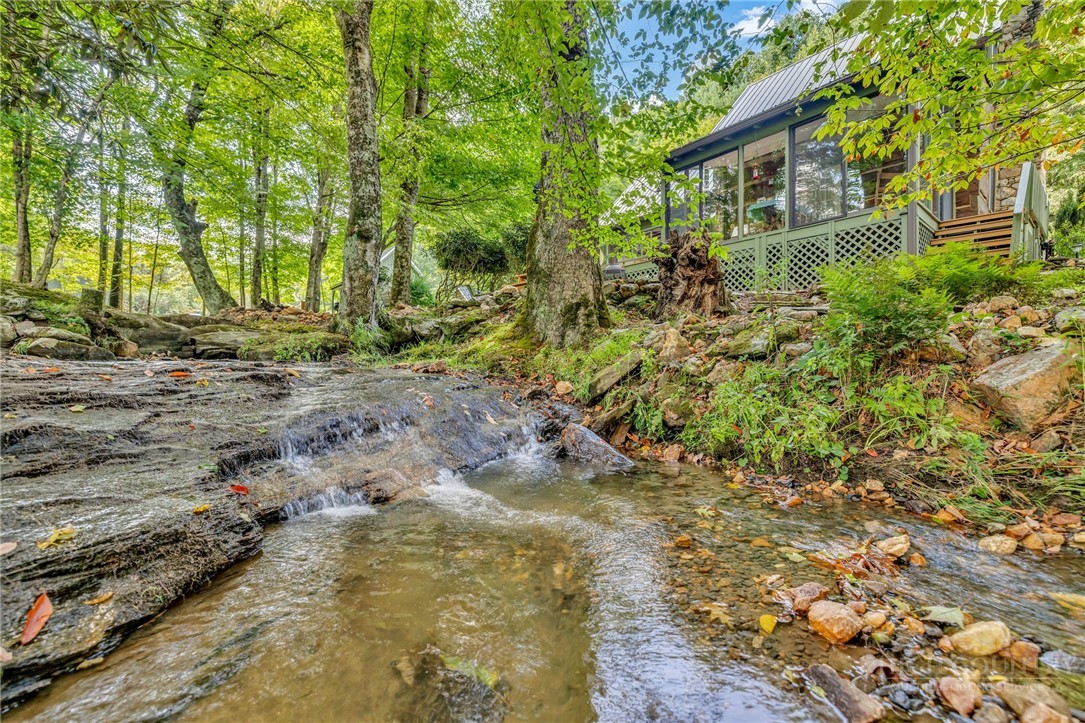 155 Chestnut Creek Road