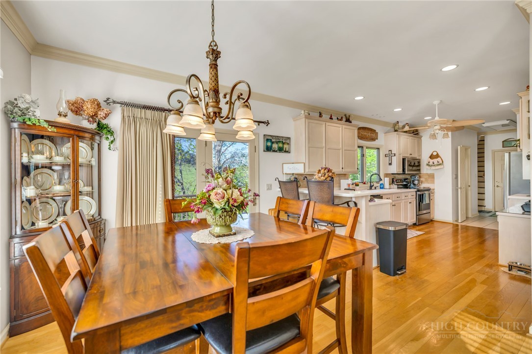 153 Knollview Place