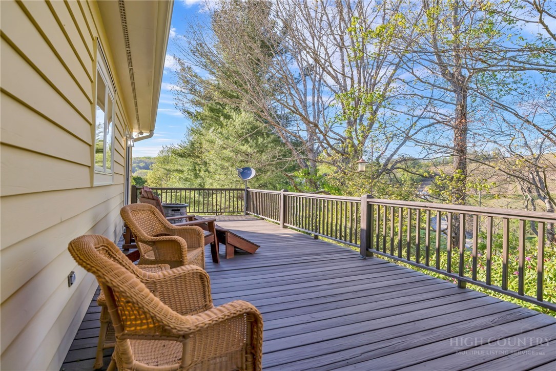 153 Knollview Place