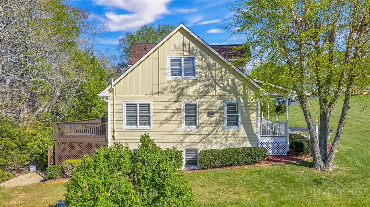 153 Knollview Place