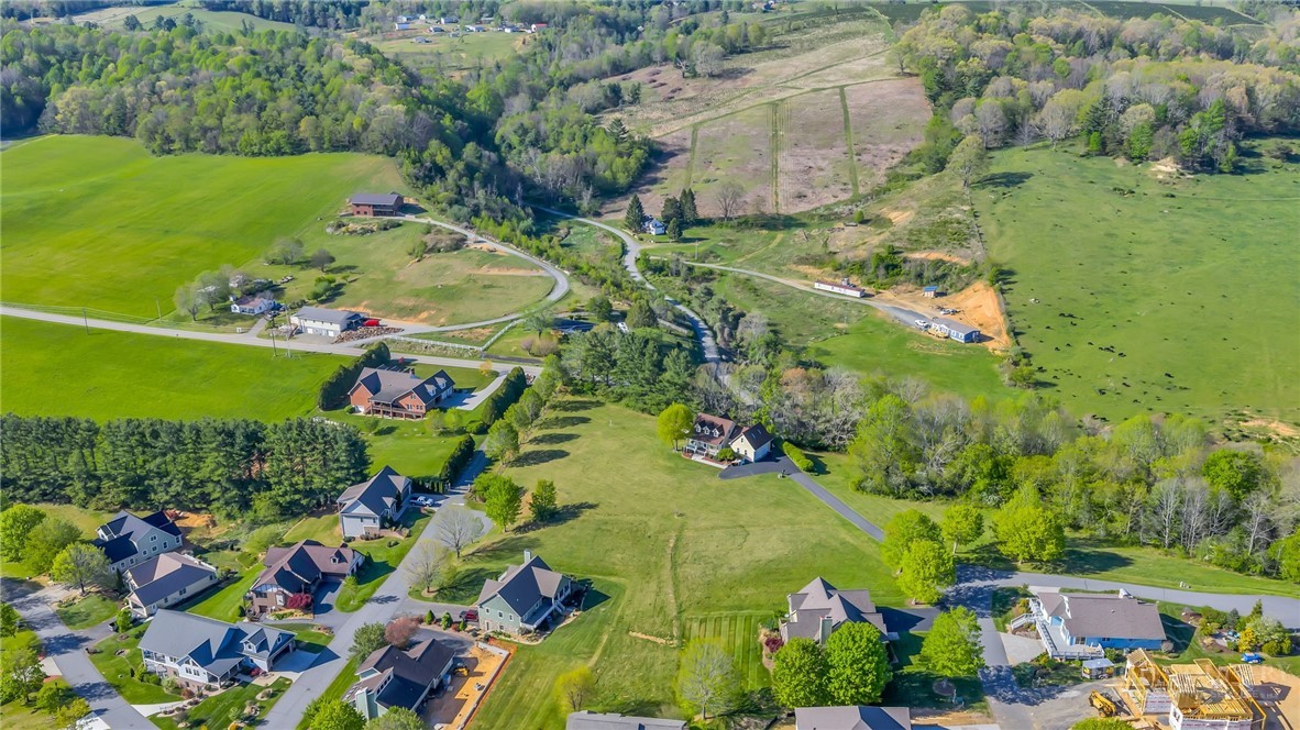 153 Knollview Place