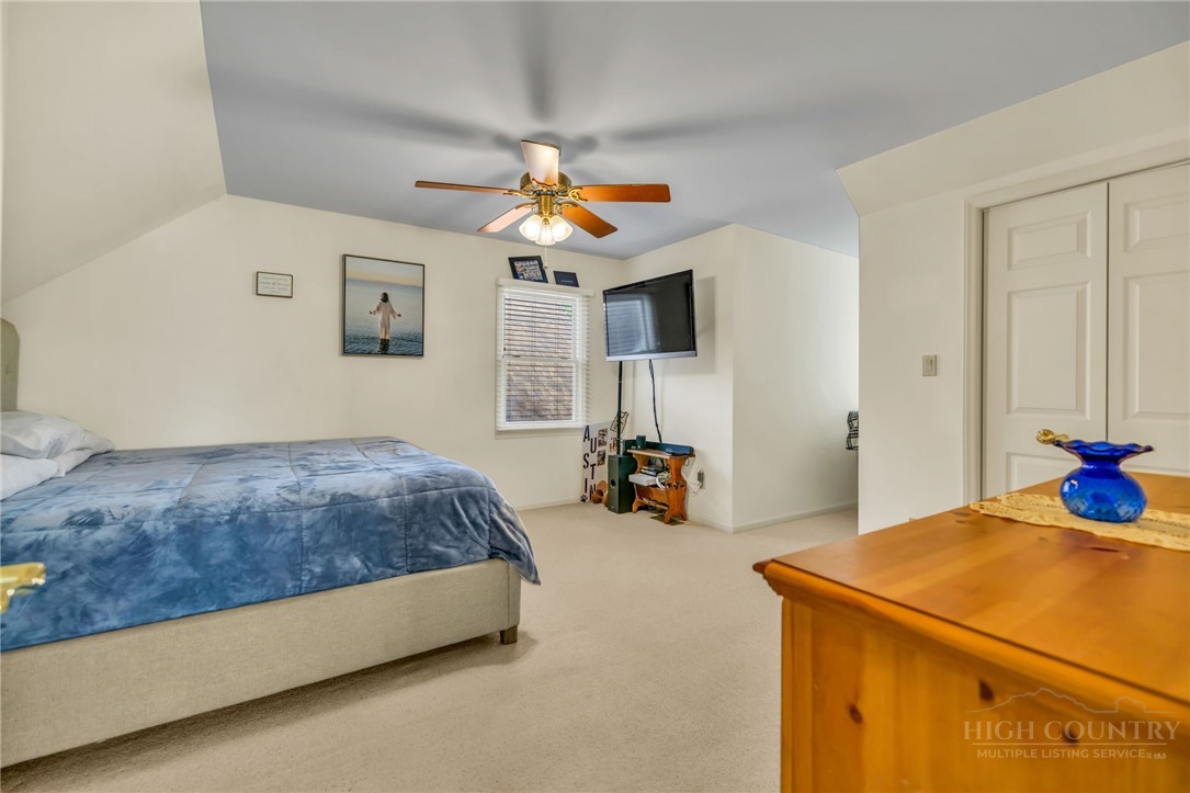 153 Knollview Place