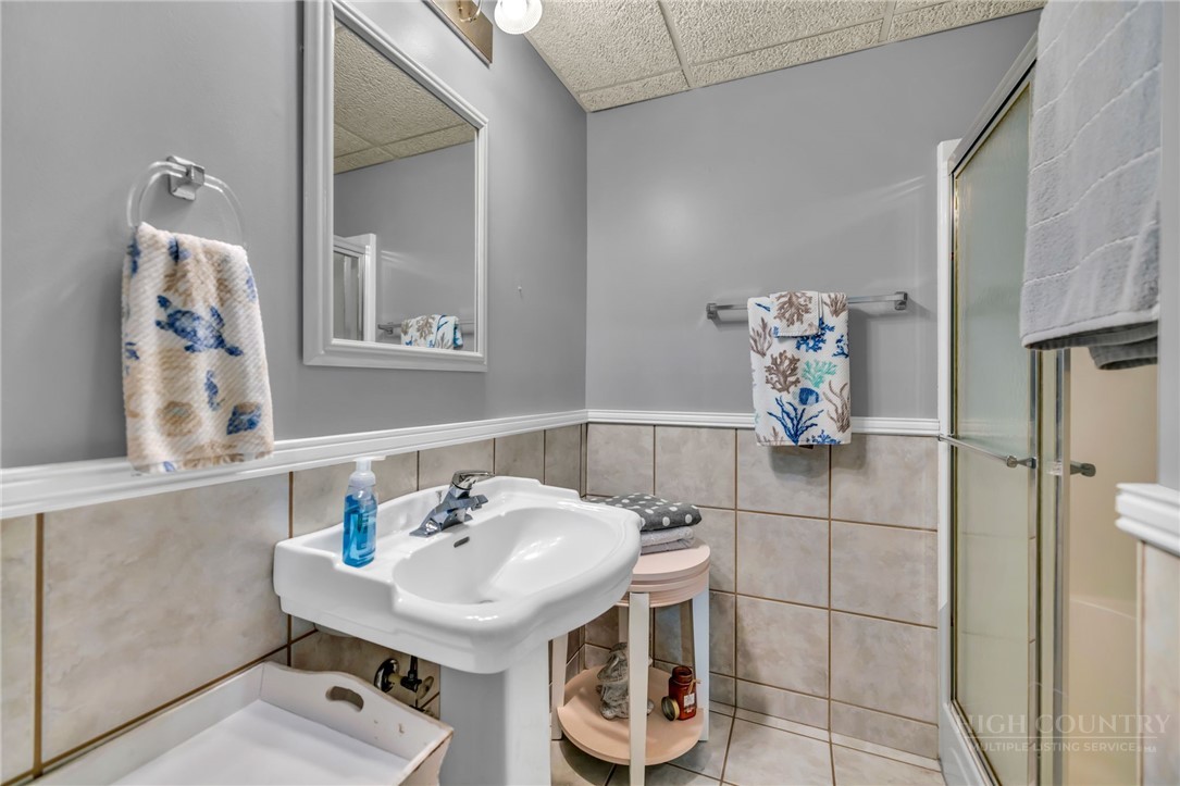 153 Knollview Place