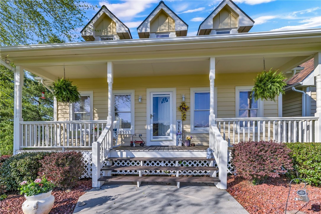 153 Knollview Place