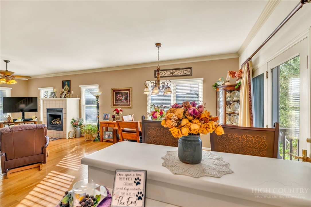 153 Knollview Place