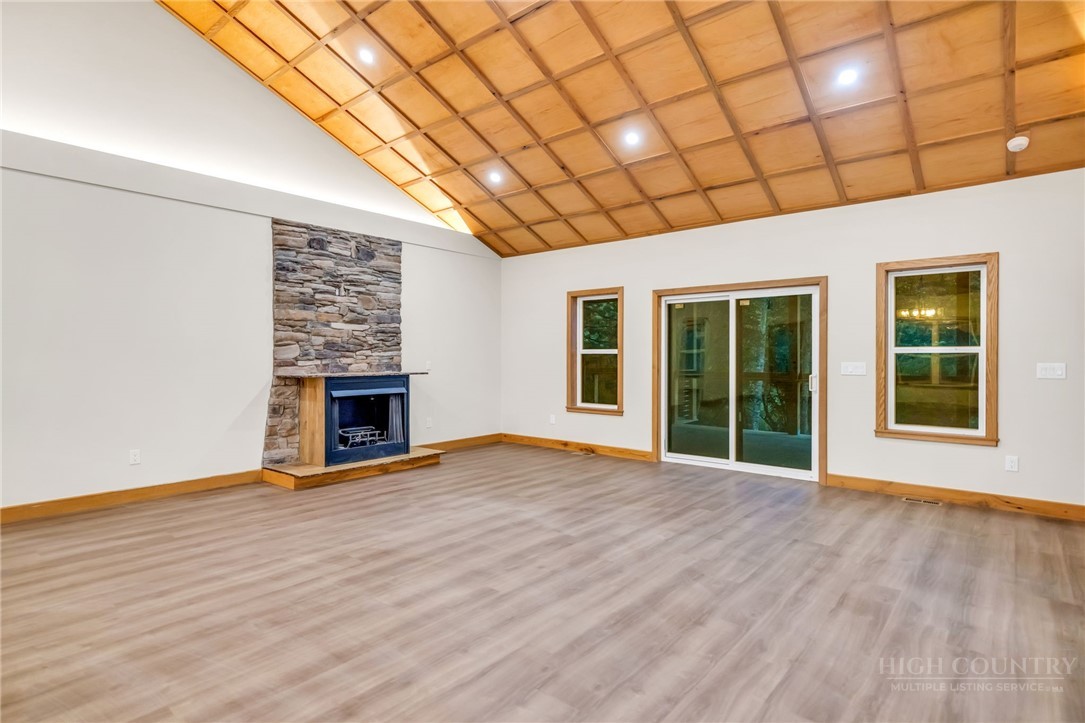 182 Skyland Trail