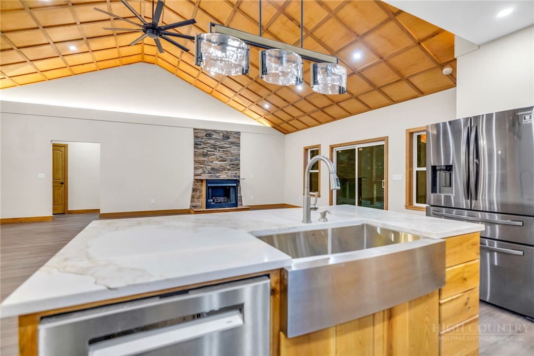 182 Skyland Trail