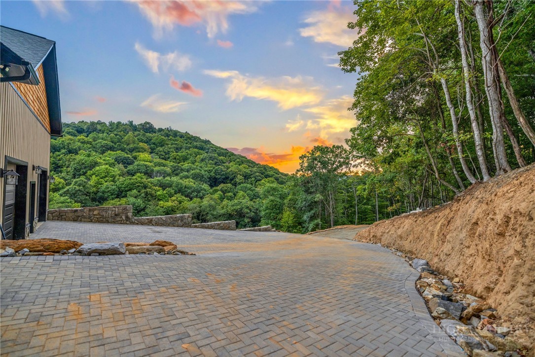 182 Skyland Trail