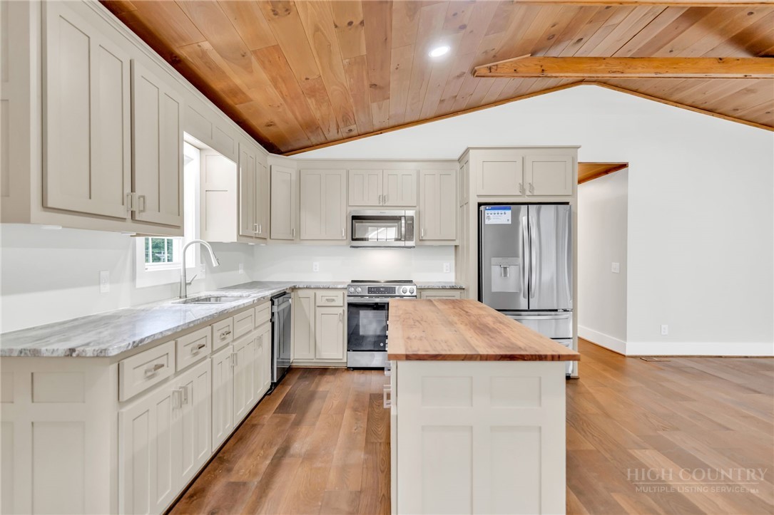3115 Roaring Fork