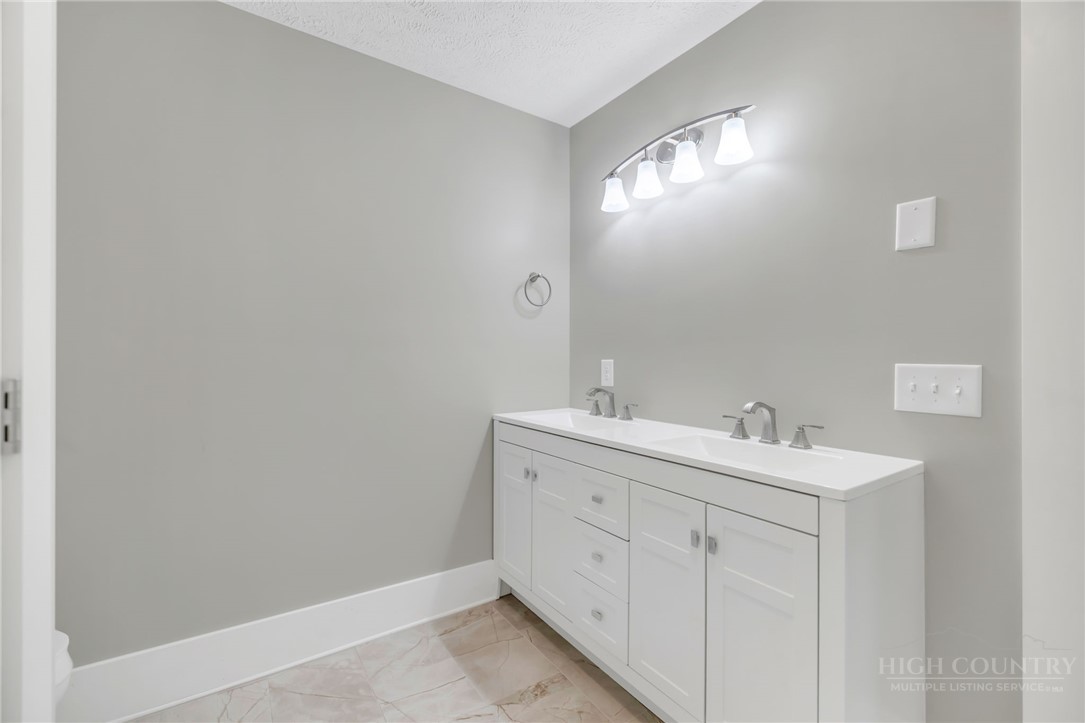 3115 Roaring Fork