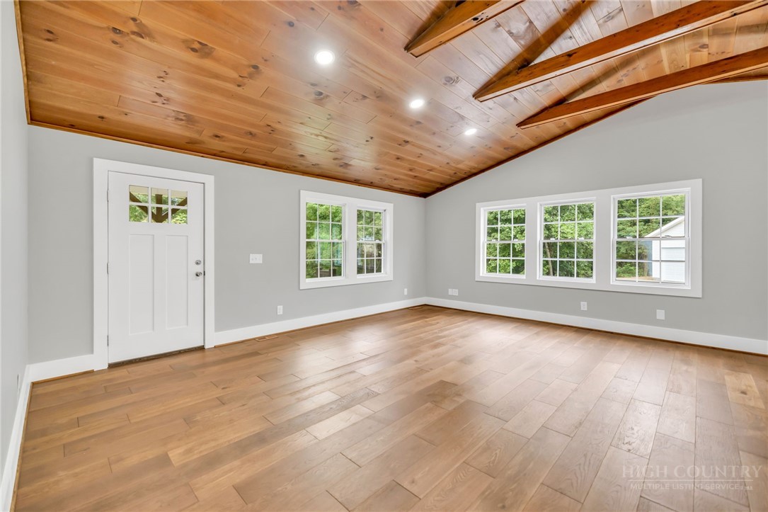 3115 Roaring Fork