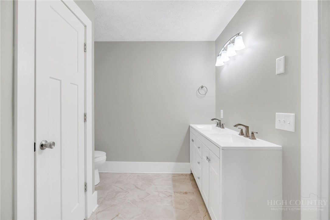 3115 Roaring Fork