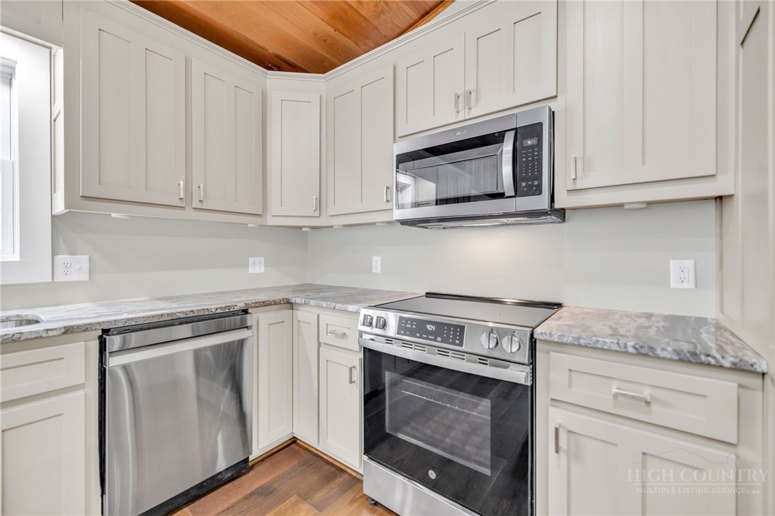 3115 Roaring Fork