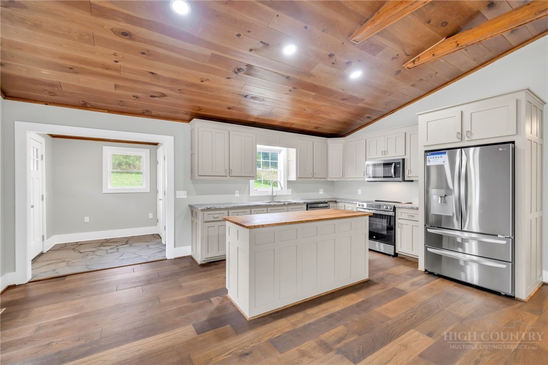 3115 Roaring Fork