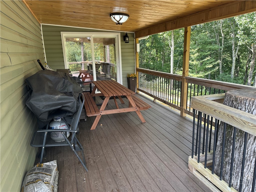 2832 Roaring Fork Road