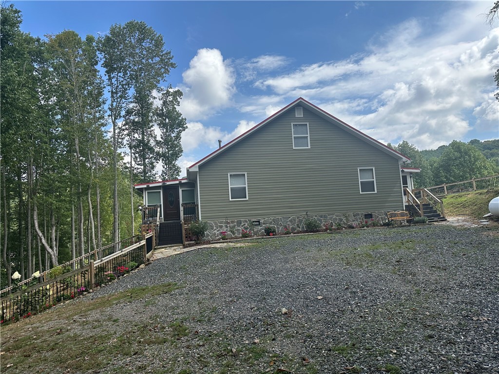 2832 Roaring Fork Road