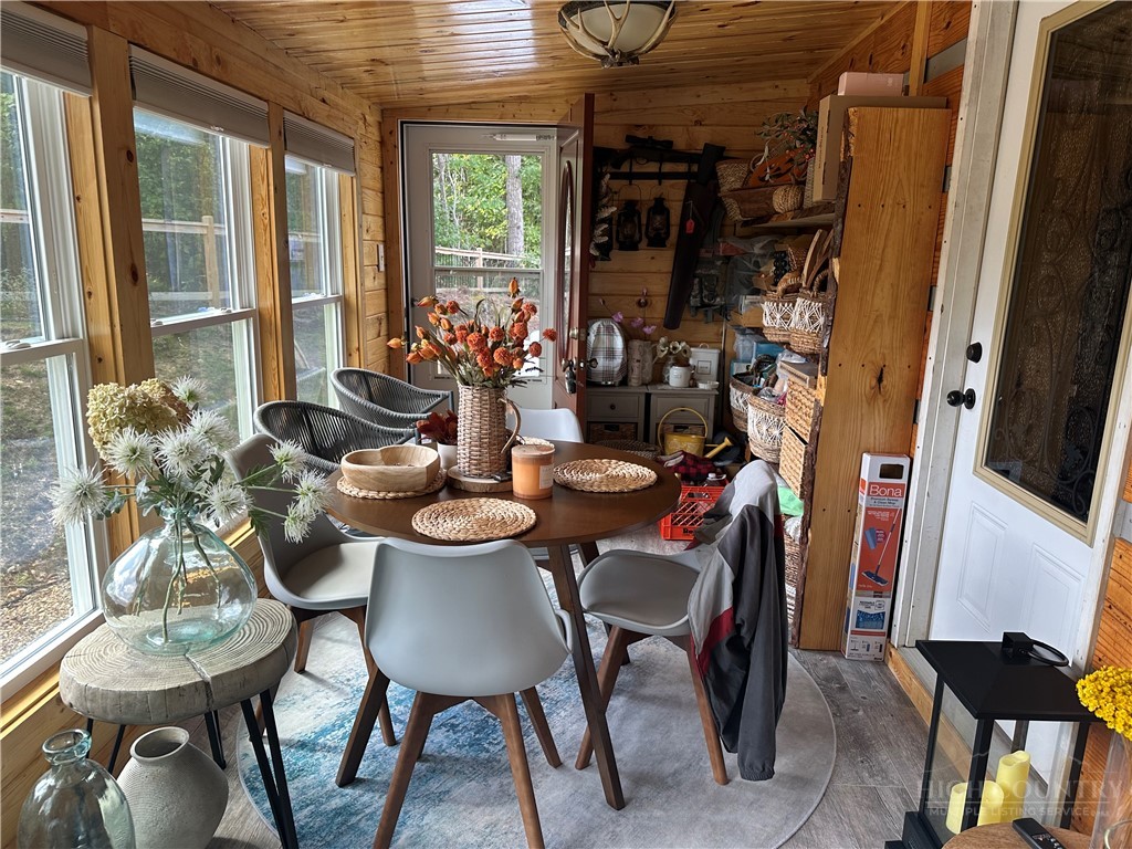 2832 Roaring Fork Road