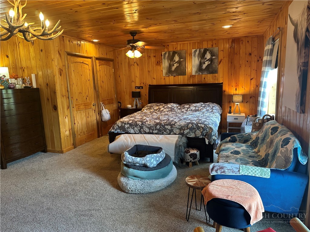 2832 Roaring Fork Road