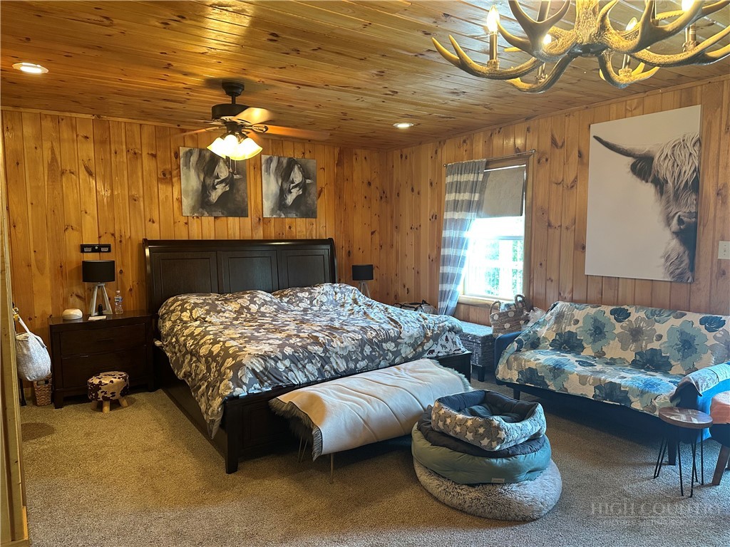 2832 Roaring Fork Road