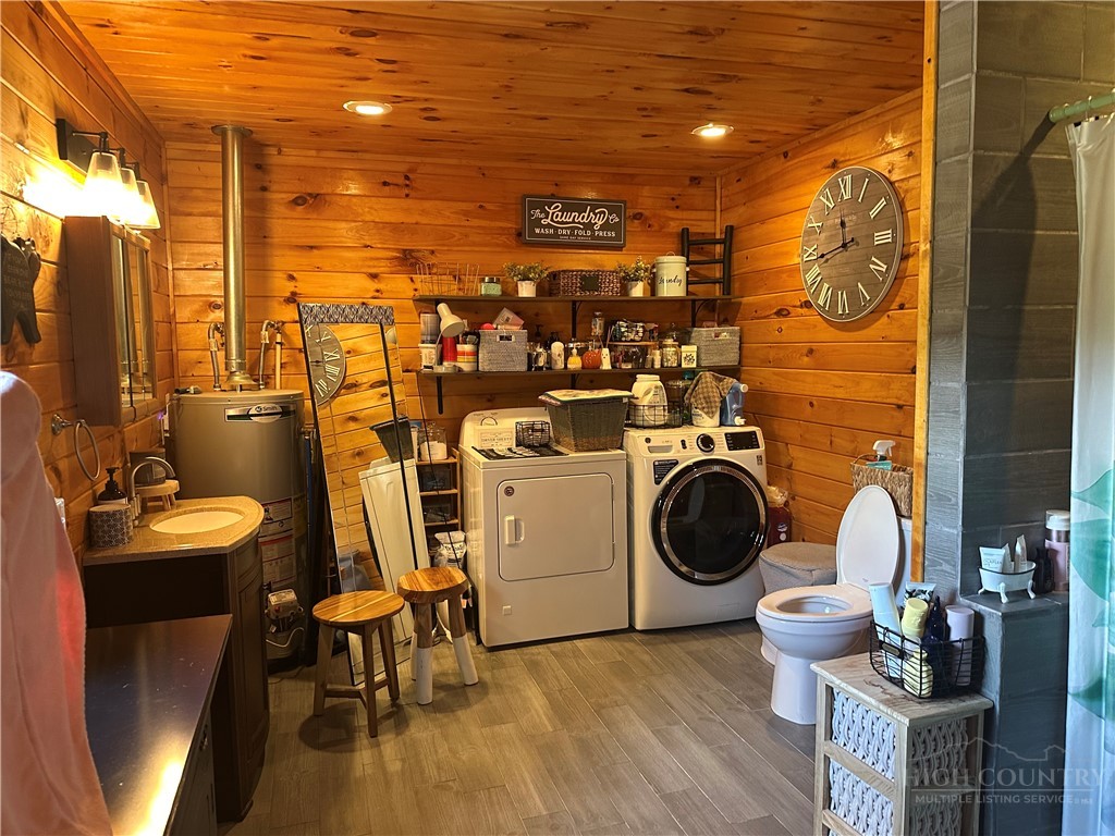 2832 Roaring Fork Road