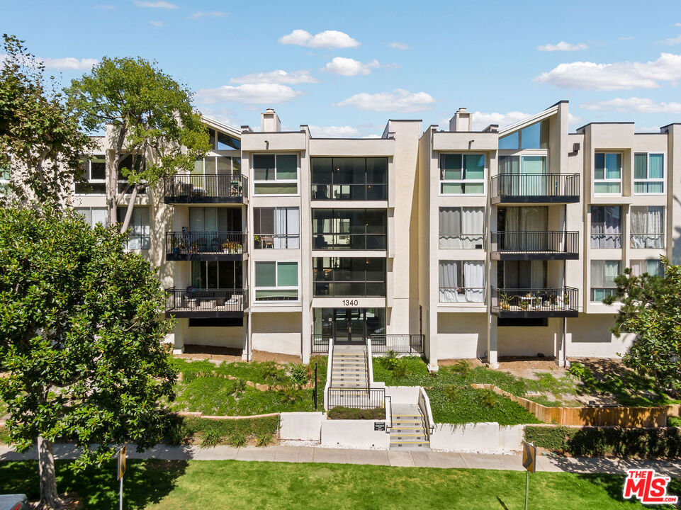 1340 S Beverly Glen Blvd Unit: 102