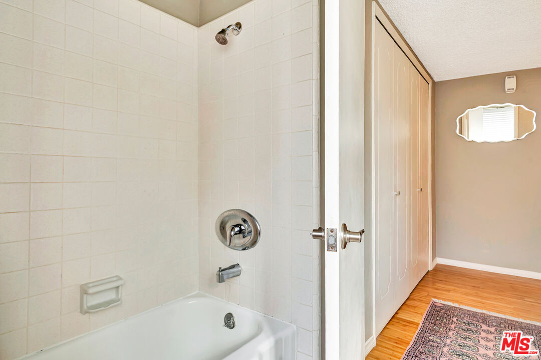 400 S Los Robles Ave Unit: 107