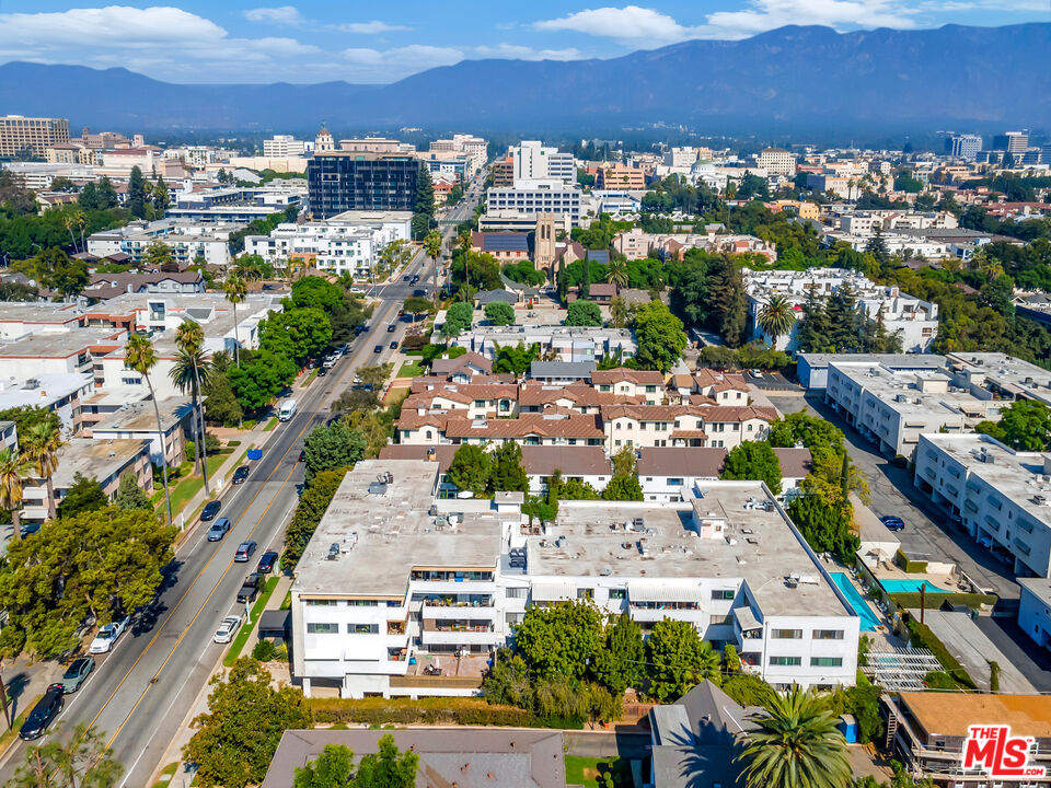 400 S Los Robles Ave Unit: 107