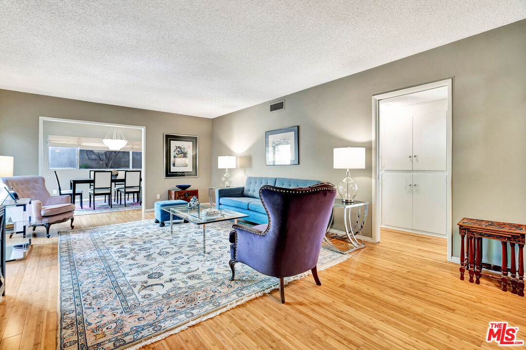 400 S Los Robles Ave Unit: 107