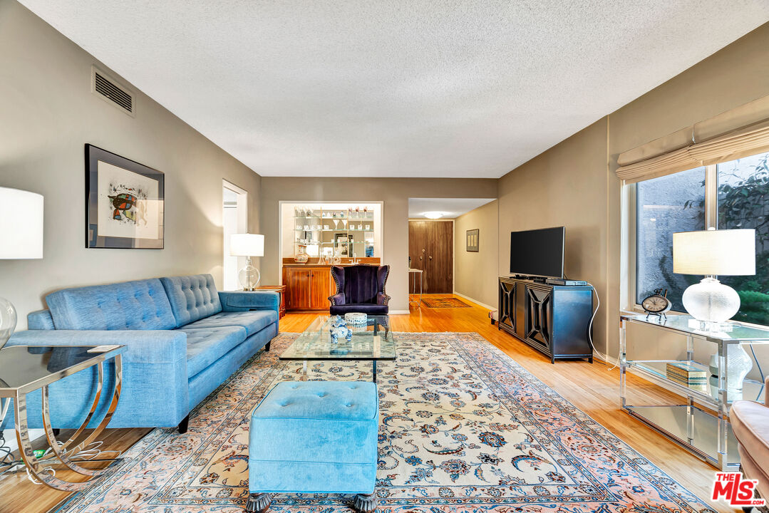 400 S Los Robles Ave Unit: 107