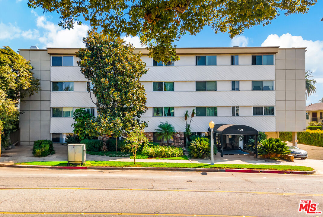 400 S Los Robles Ave Unit: 107