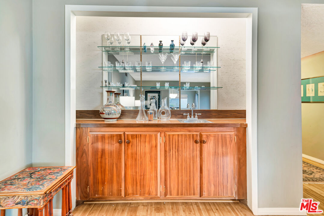 400 S Los Robles Ave Unit: 107