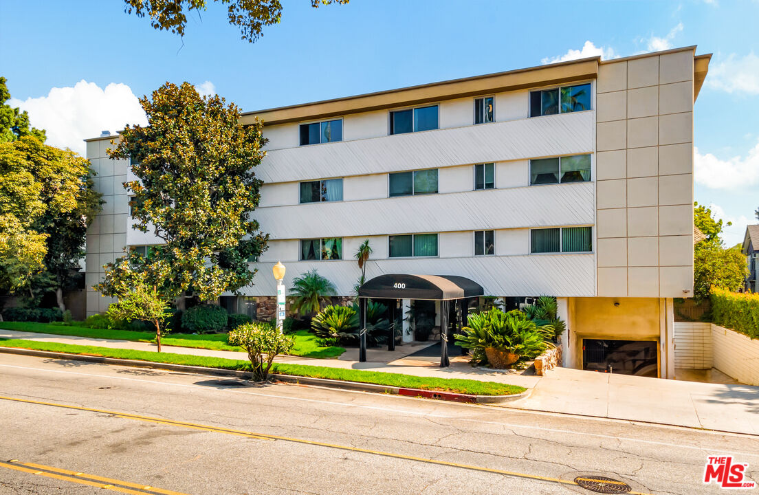 400 S Los Robles Ave Unit: 107