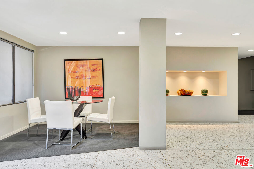 400 S Los Robles Ave Unit: 107