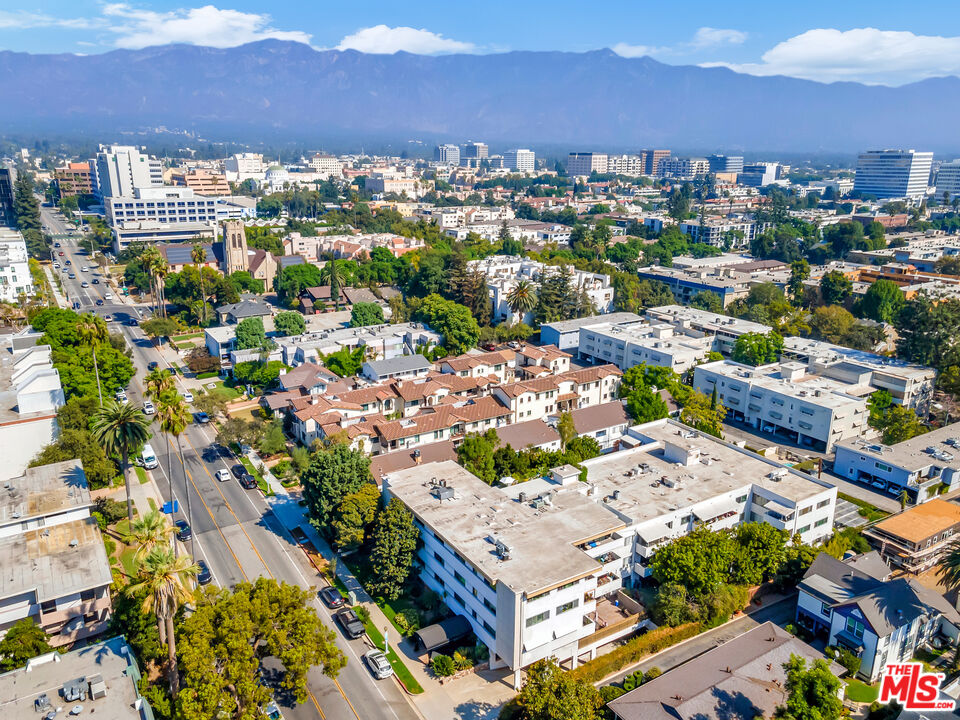 400 S Los Robles Ave Unit: 107