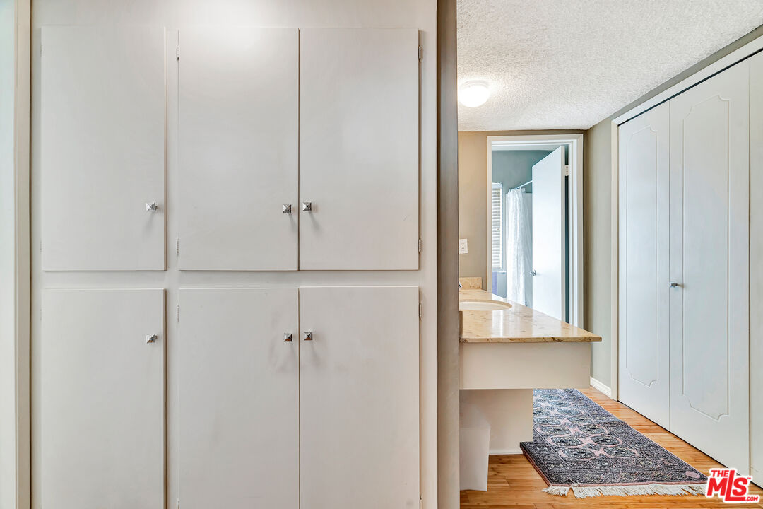 400 S Los Robles Ave Unit: 107