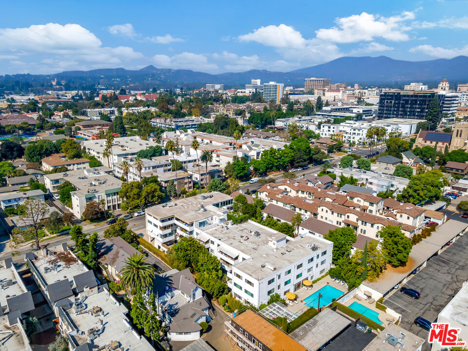 400 S Los Robles Ave Unit: 107