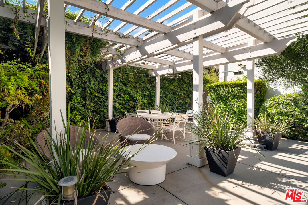 400 S Los Robles Ave Unit: 107