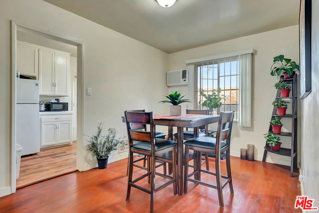 4034 Abourne Rd Unit: B