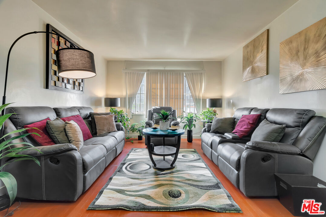 4034 Abourne Rd Unit: B