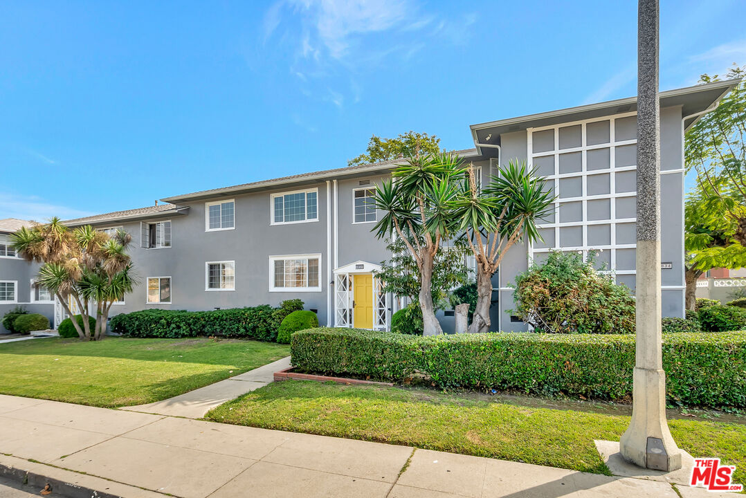 4034 Abourne Rd Unit: B