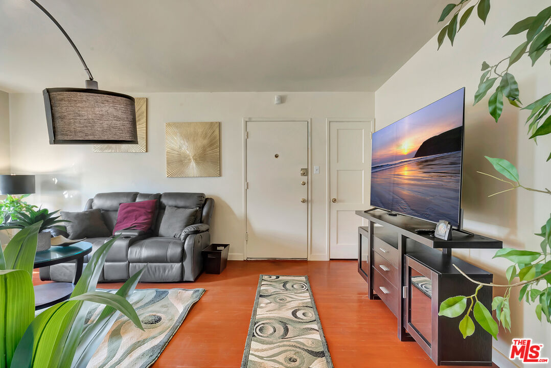 4034 Abourne Rd Unit: B