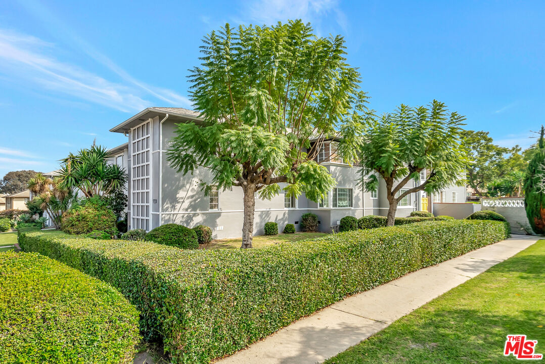 4034 Abourne Rd Unit: B