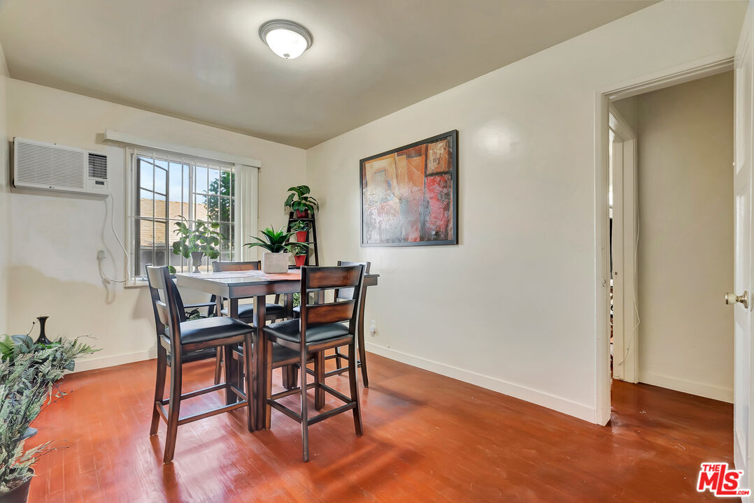 4034 Abourne Rd Unit: B