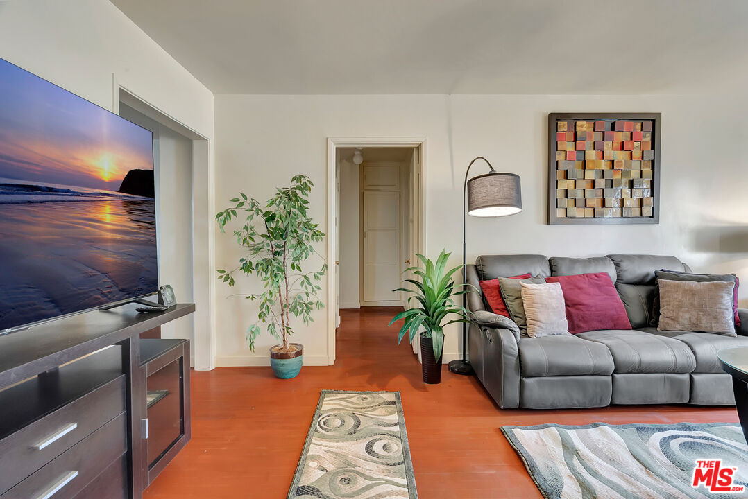 4034 Abourne Rd Unit: B