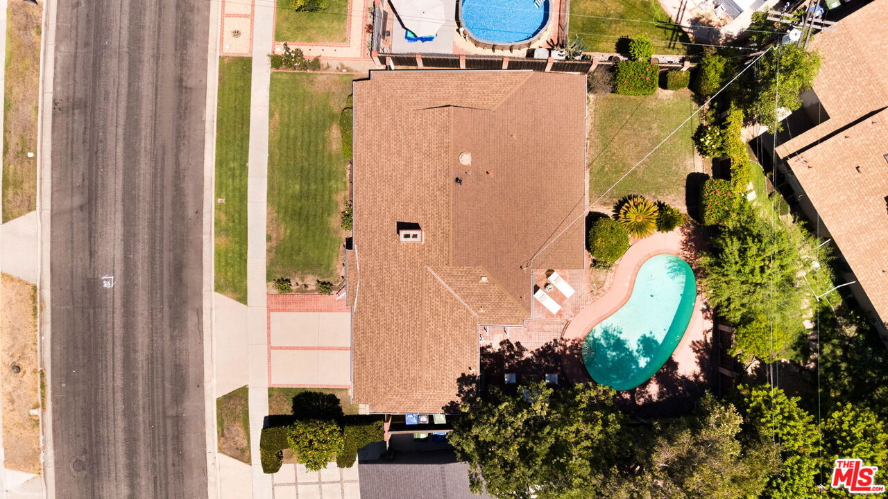 5908 Radford Ave