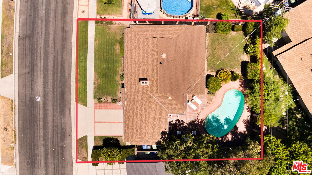 5908 Radford Ave