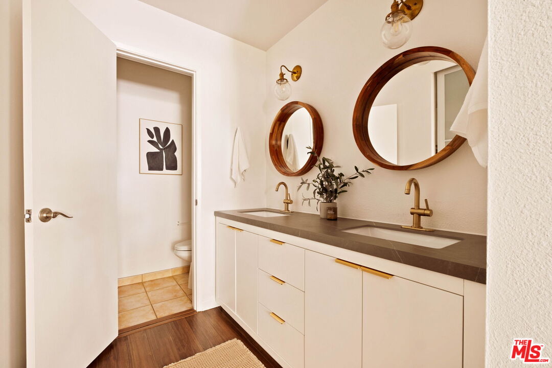 4900 Overland Ave Unit: 303