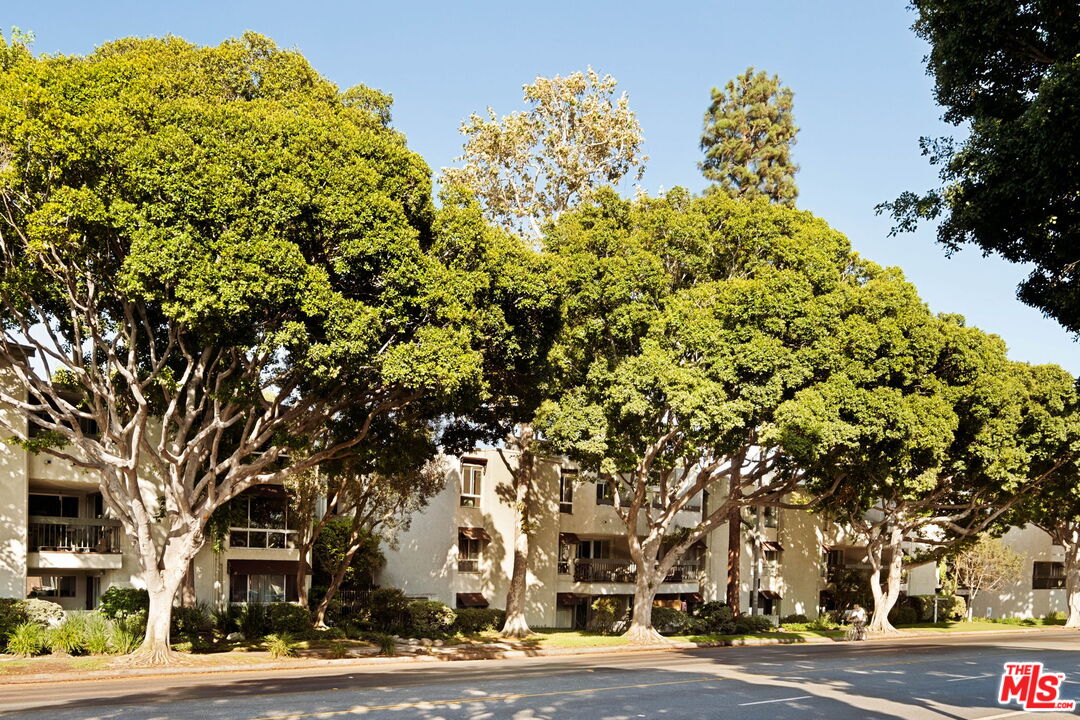 4900 Overland Ave Unit: 303