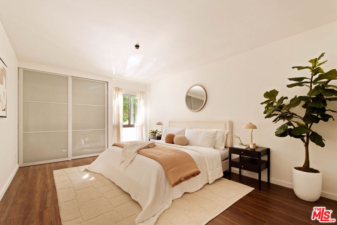 4900 Overland Ave Unit: 303