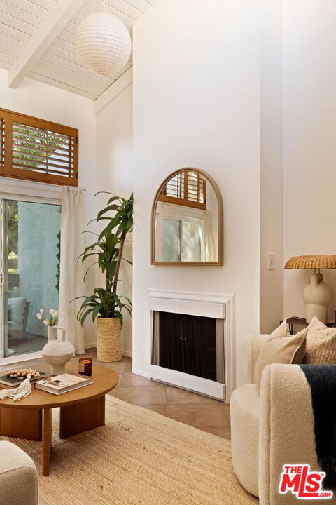 4900 Overland Ave Unit: 303